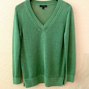 Banana Republic V Neck Pullover. Women’s Medium. Green